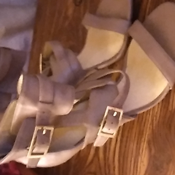 Clothes, heeled shoes, purse - Picture 4 of 11